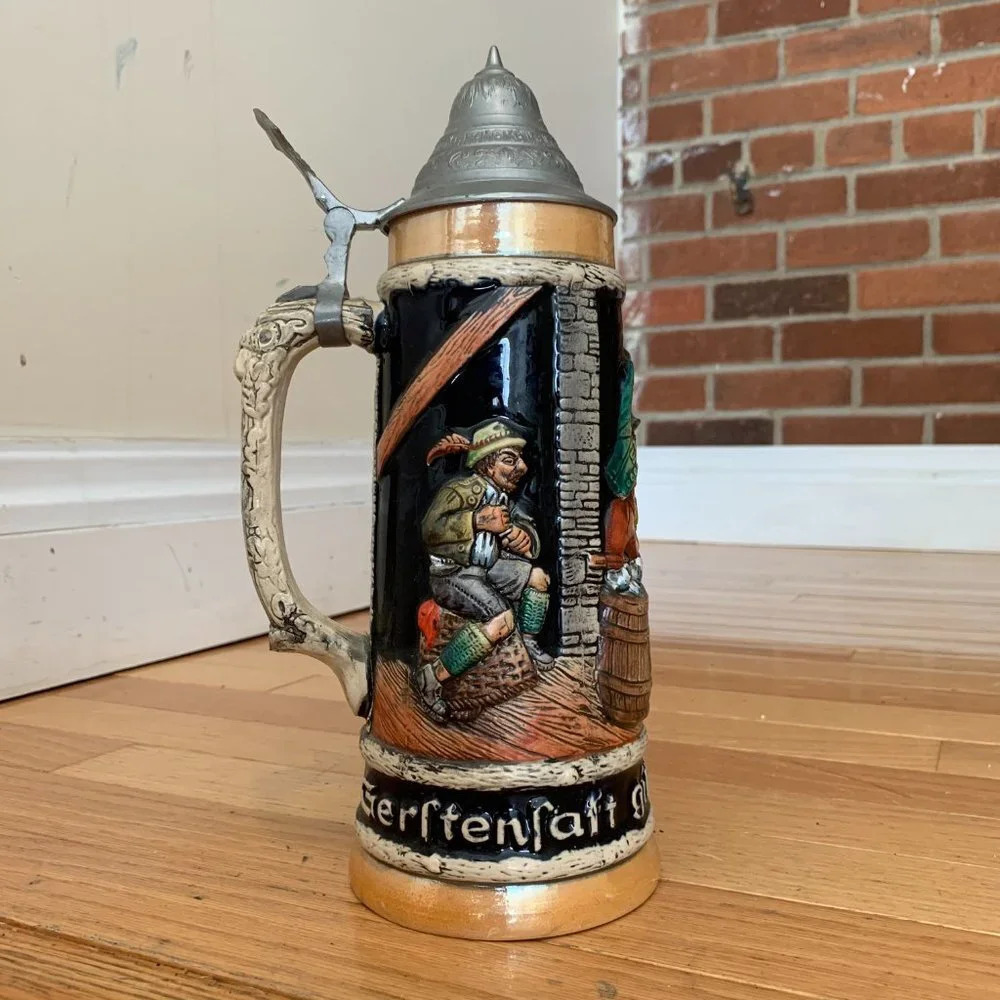 Vintage German Beer Stein Handgemalt with Pewter Lid - Picture 5 of 13